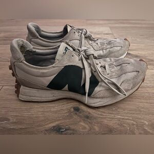 New balance 327s hunter green size 8 used